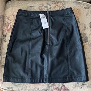 BNWT A&f vegan leather zip skirt! Super chic
